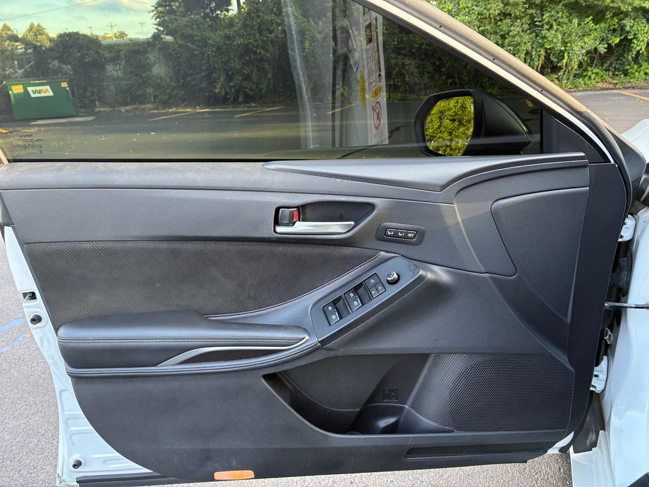 Used 2019 Toyota Avalon Touring FWD image 10