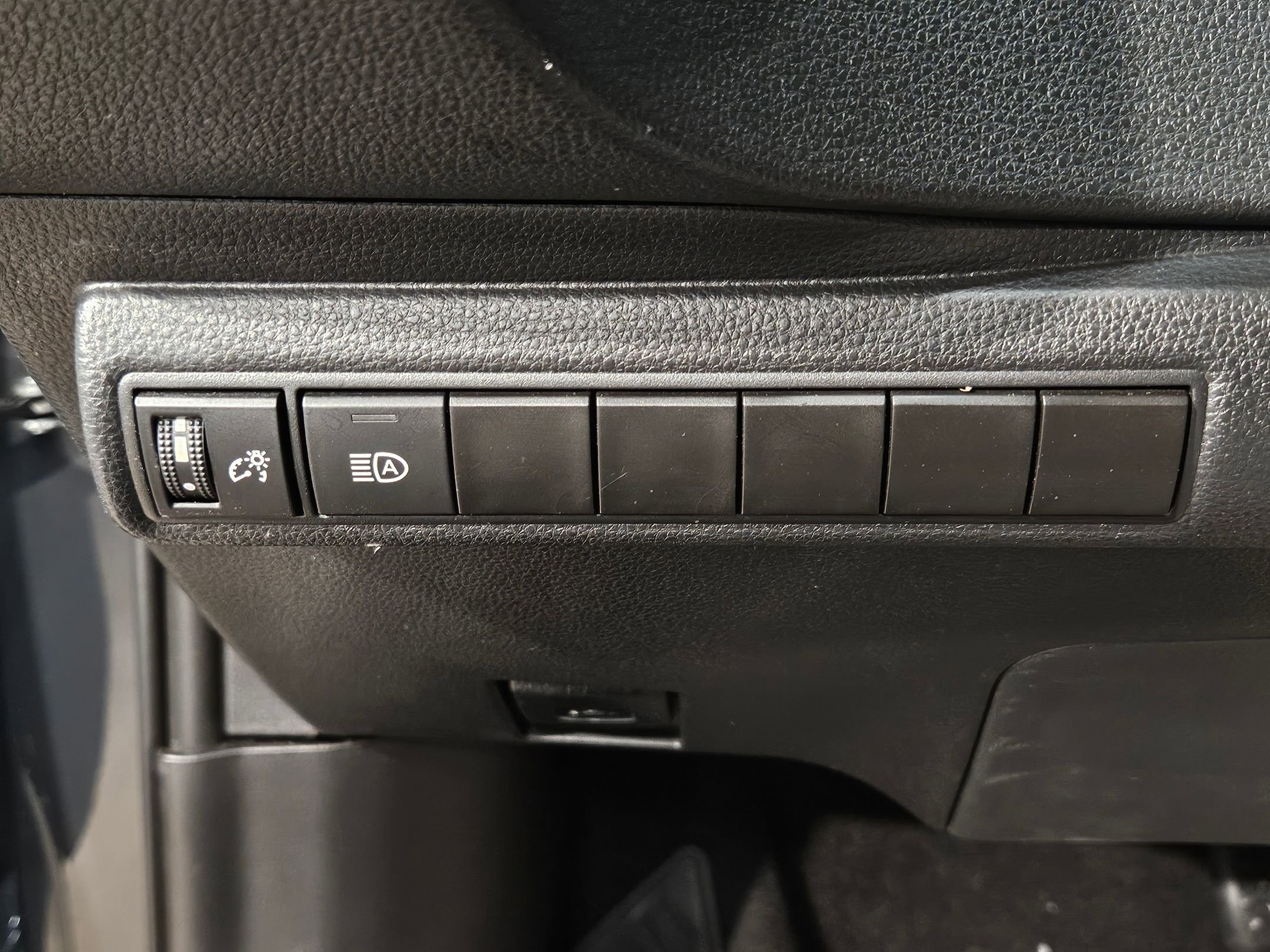 Used 2023 Toyota Corolla LE image 24