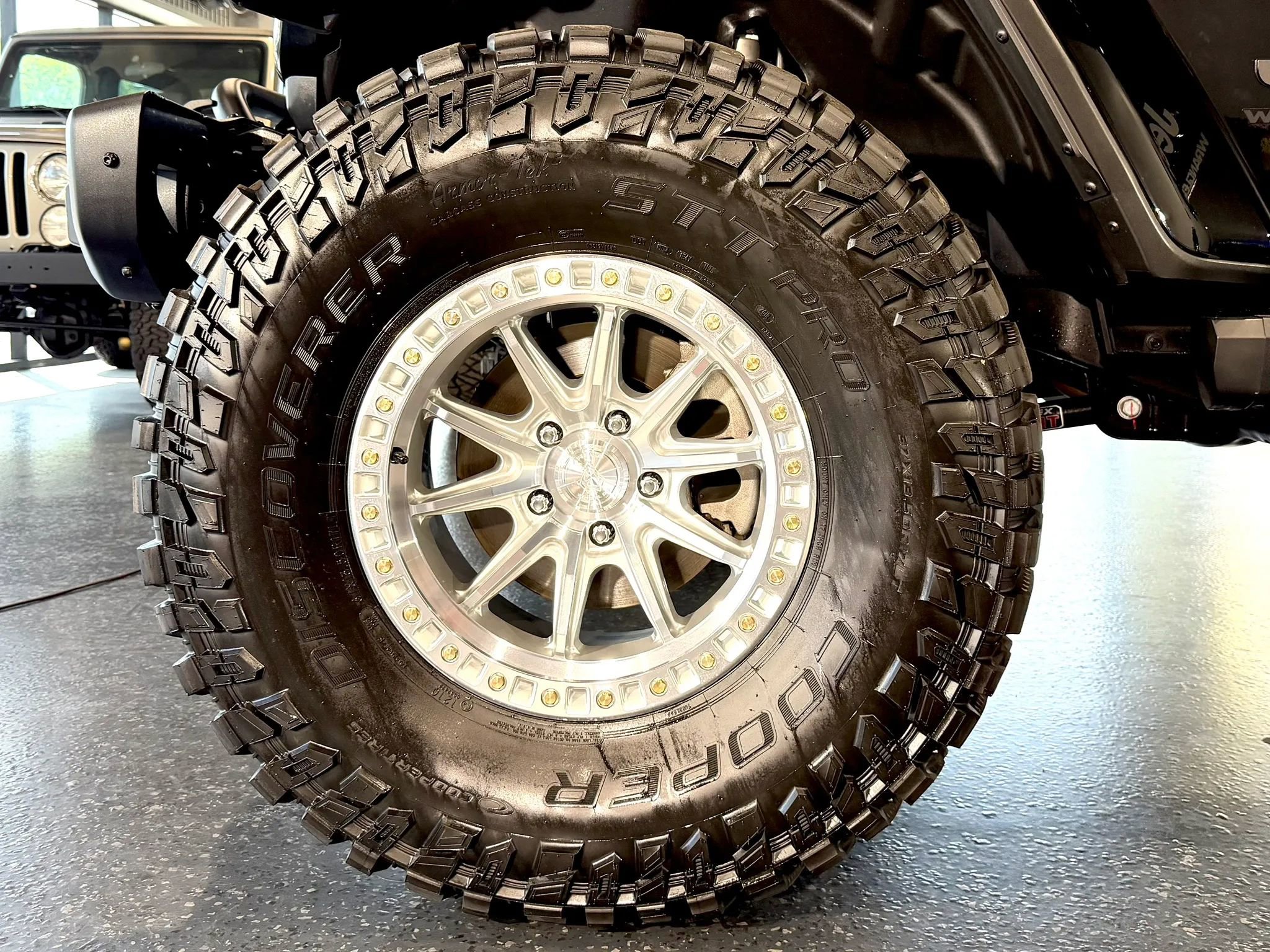 Used 2024 Jeep Wrangler Unlimited Rubicon image 35