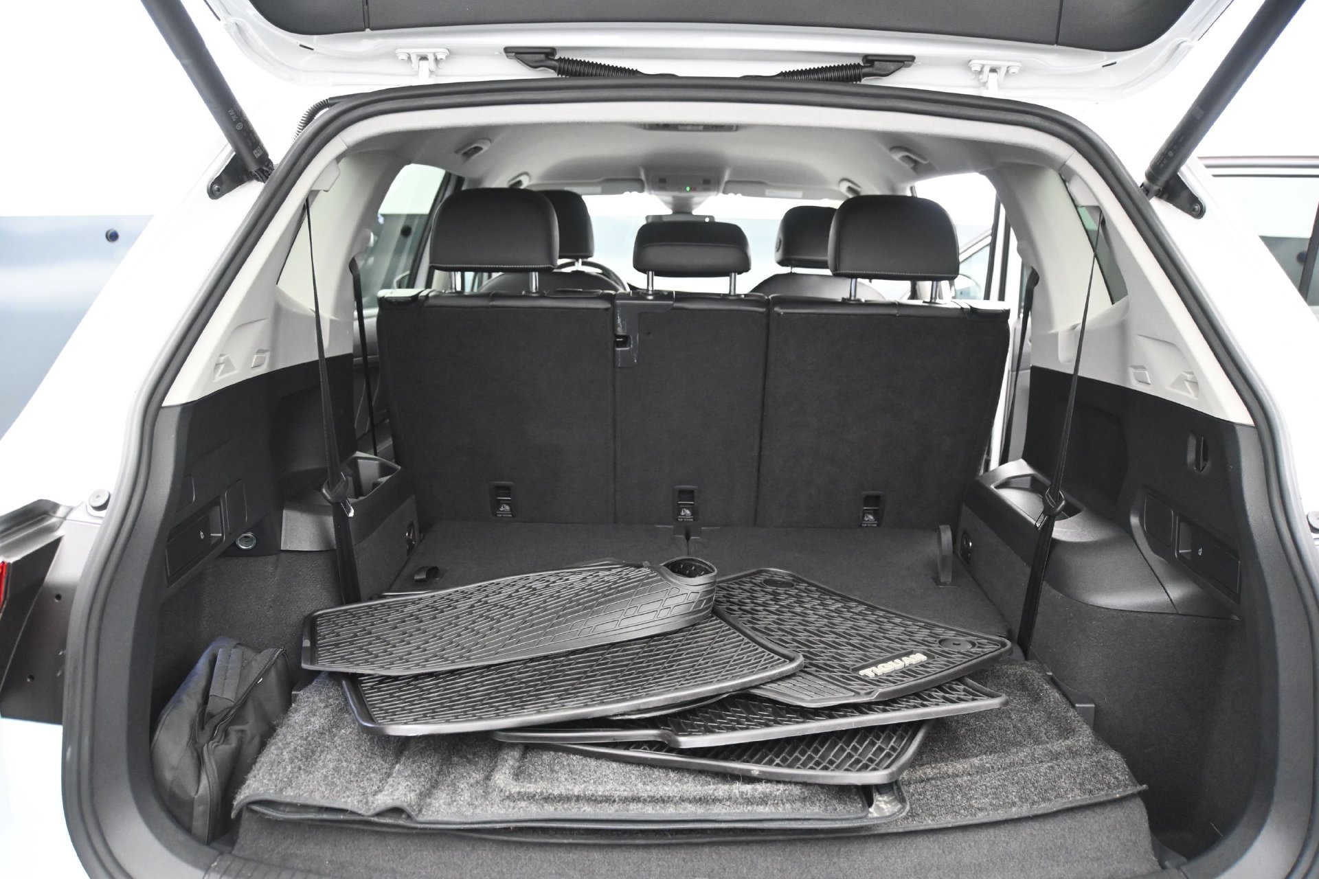 Used 2022 Volkswagen Tiguan SE FWD image 15