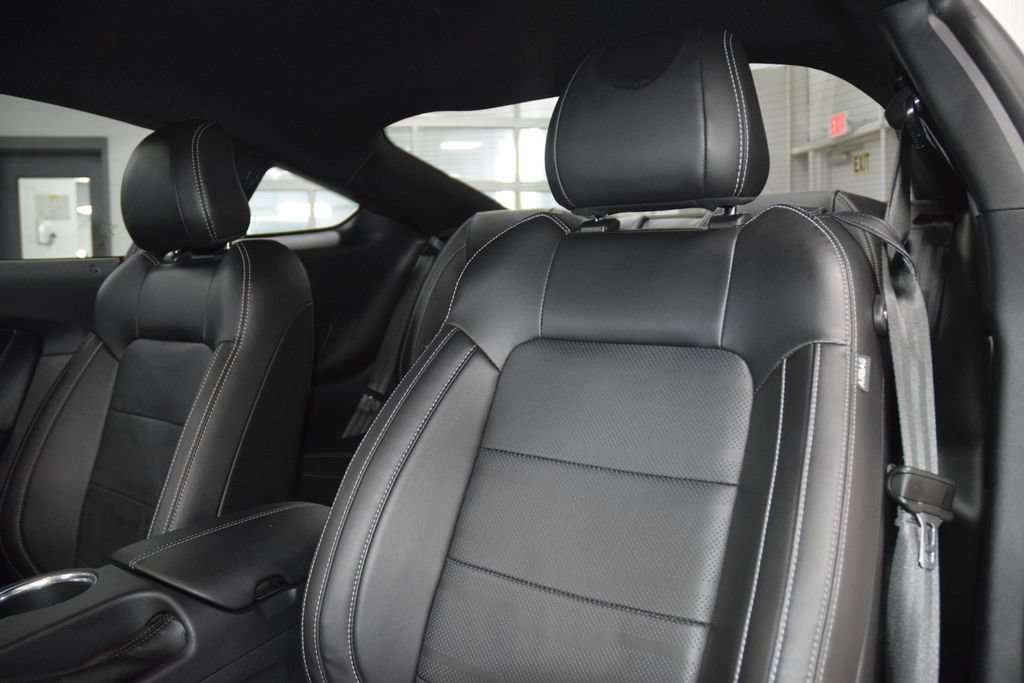 Used 2022 Ford Mustang GT Premium w/ Equipment Group 401A RWD image 41