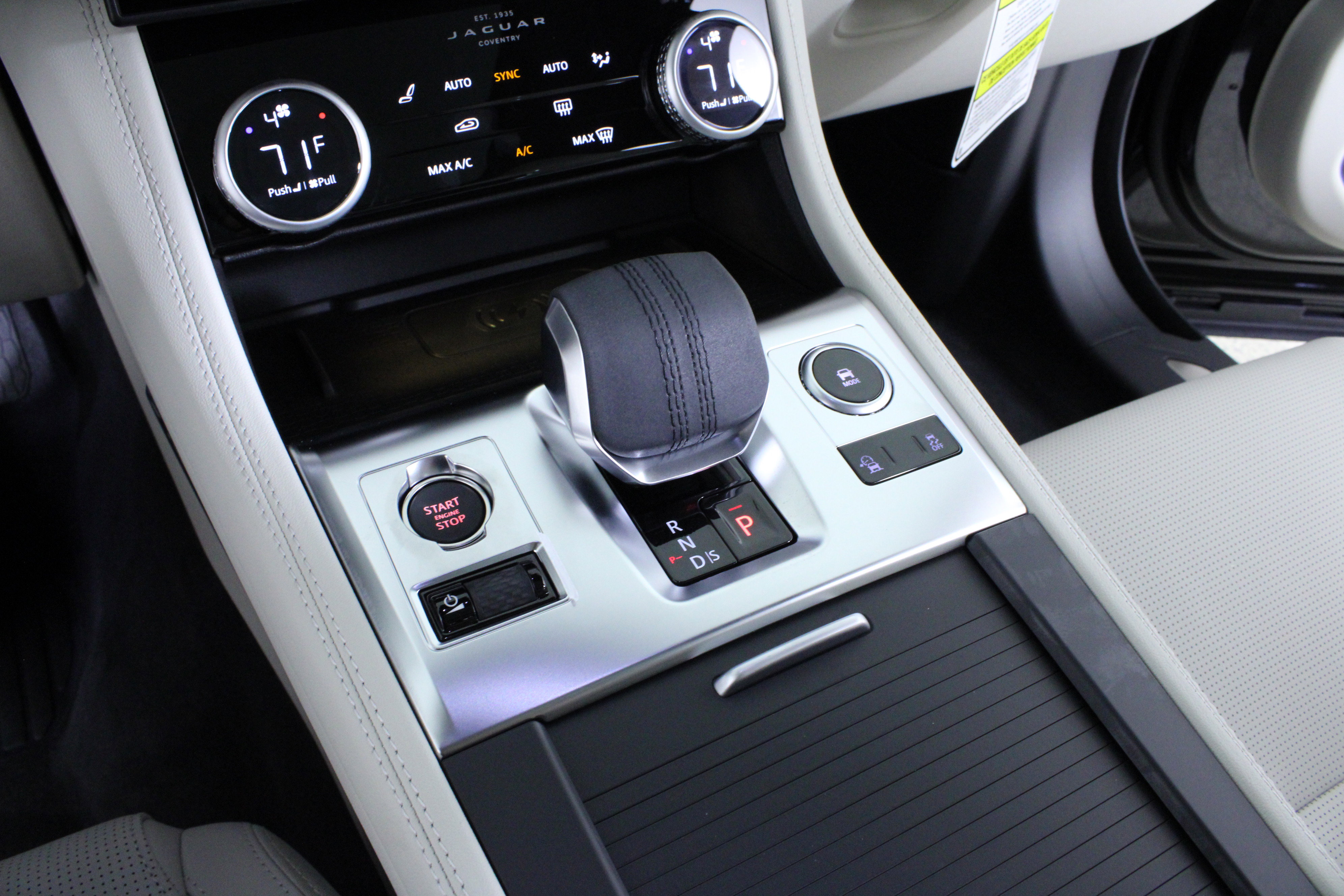 New 2026 Jaguar F-PACE R-Dynamic S image 22