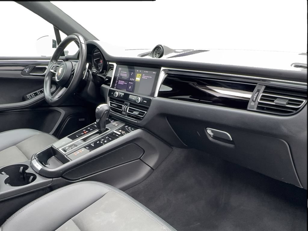 Used 2022 Porsche Macan AWD/4WD image 24