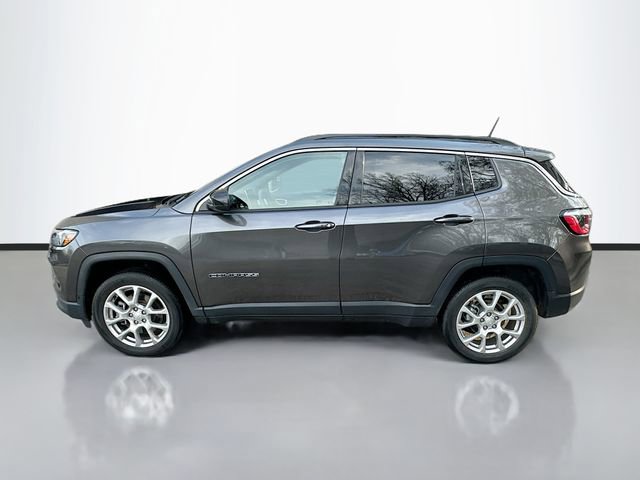 Used 2023 Jeep Compass Latitude image 9