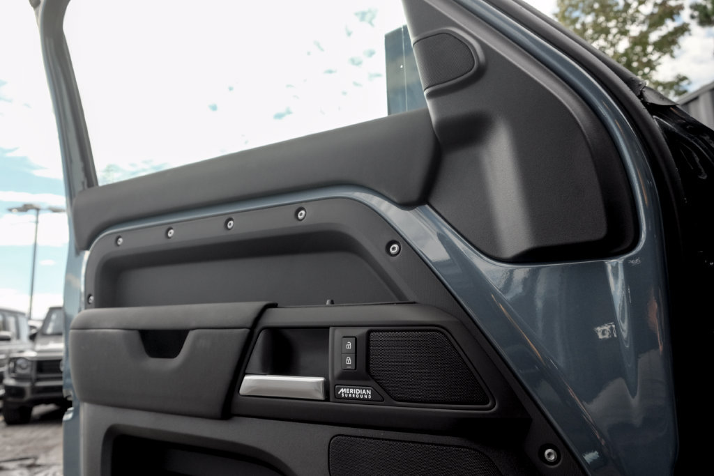New 2026 Land Rover Defender 110 X-Dynamic SE AWD/4WD image 11