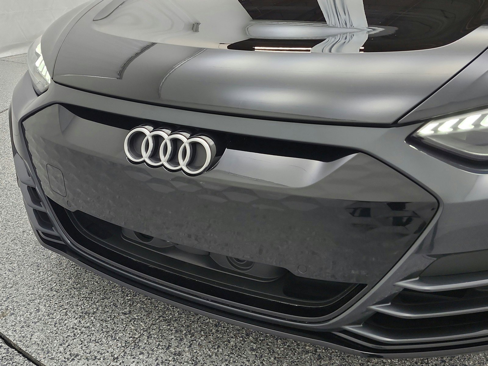 Used 2024 Audi e-tron GT Prestige image 15