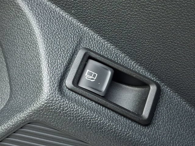 Used 2023 Volkswagen Taos SE w/ Panoramic Sunroof Package AWD/4WD image 27