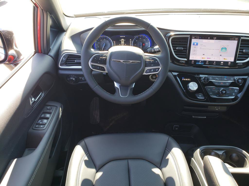 New 2026 Chrysler Voyager LX FWD image 17