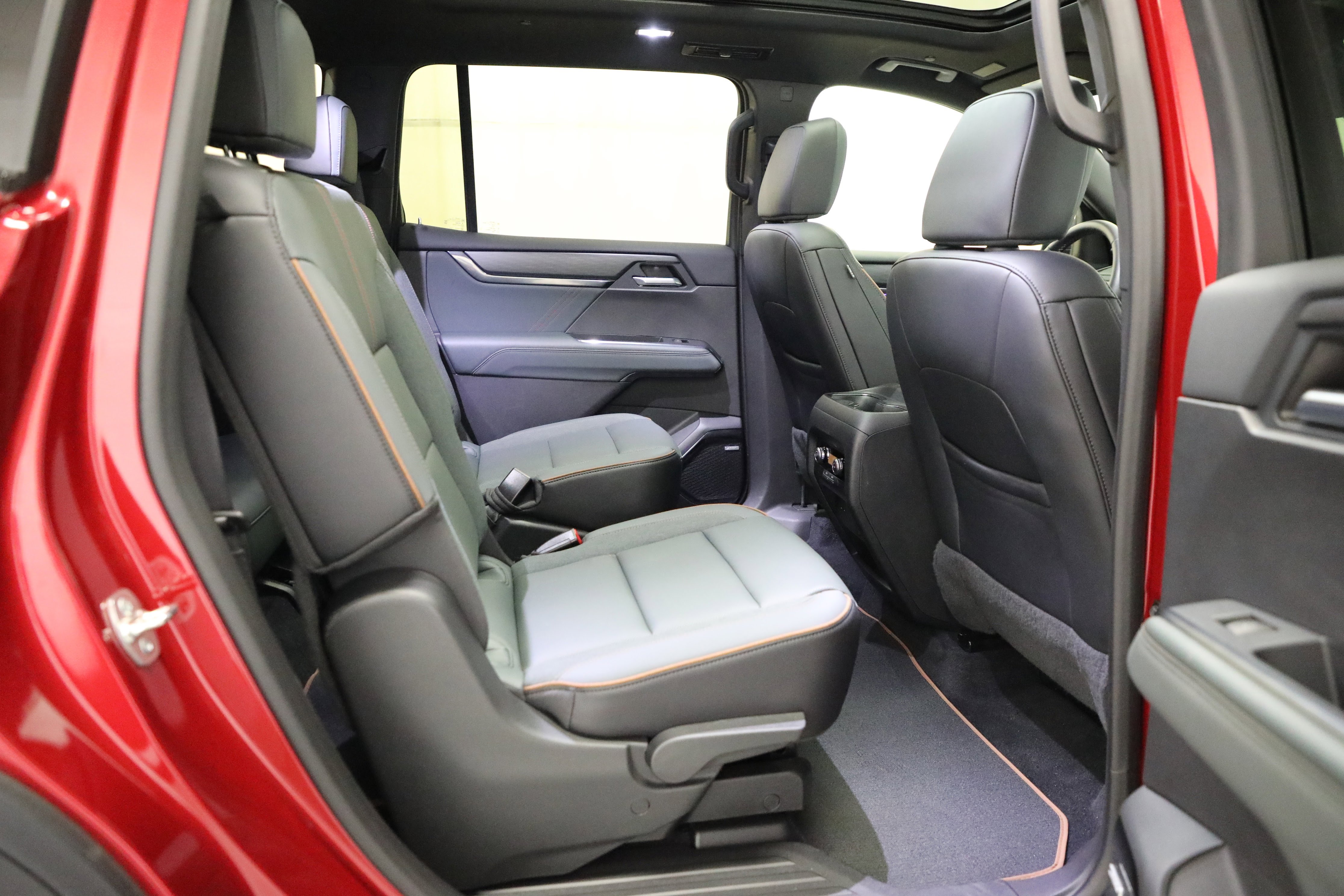 Used 2024 GMC Acadia AT4 image 15