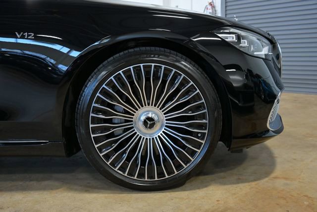 Used 2024 Mercedes-Benz Maybach S 680 Maybach S 680 4MATIC Sedan image 17