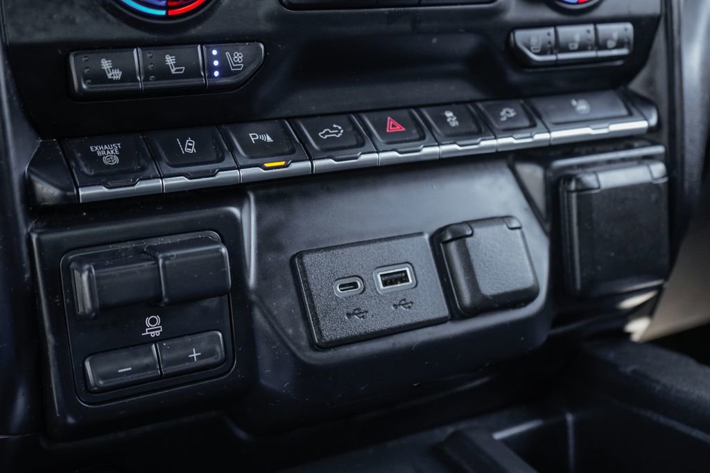 Used 2022 Chevrolet Silverado 2500 LTZ w/ LTZ Plus Package image 35