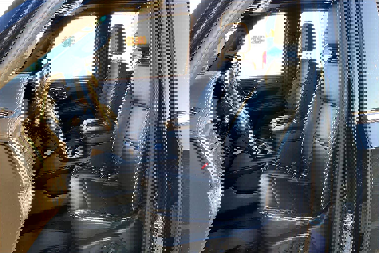 Used 2021 GMC Yukon SLT w/ SLT Luxury Plus Package image 7