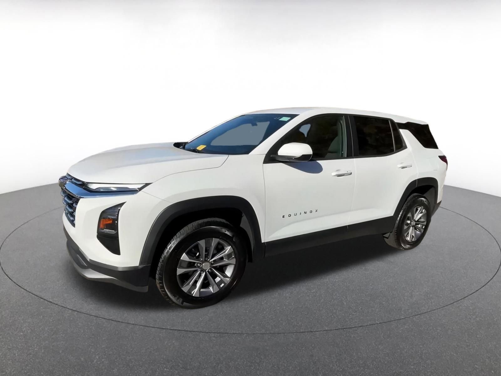 Used 2025 Chevrolet Equinox LT image 8