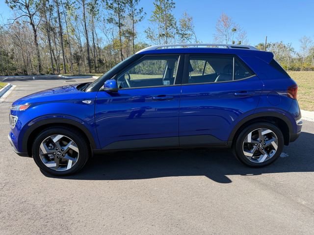 Used 2025 Hyundai Venue Limited image 2