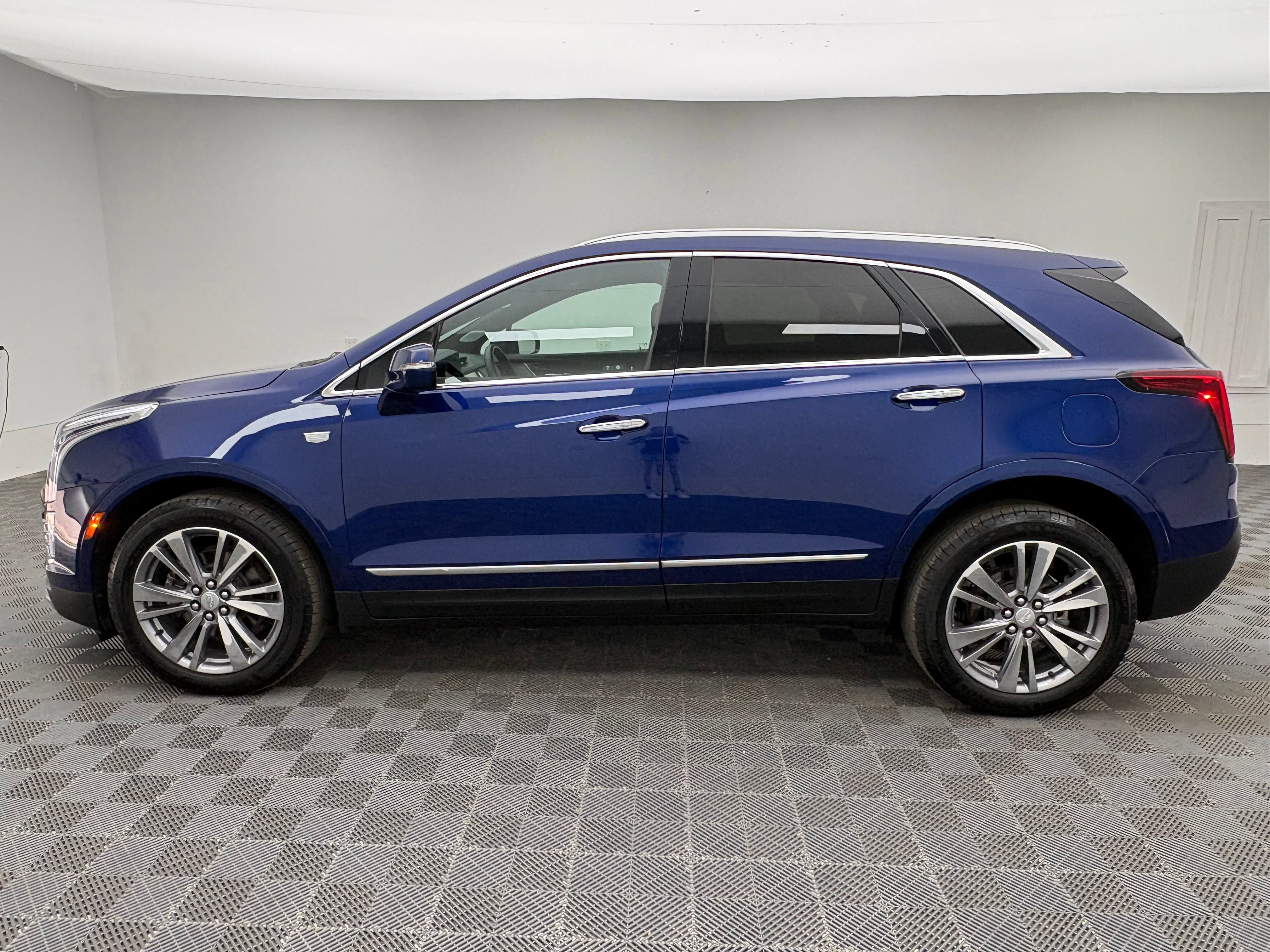 Used 2025 Cadillac XT5 Premium Luxury AWD/4WD image 13