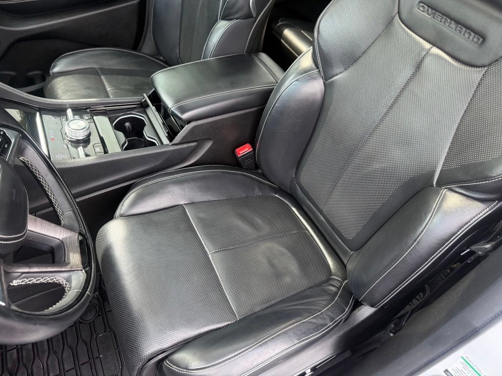 Used 2021 Jeep Grand Cherokee L Overland w/ Advanced Protech Group III AWD/4WD image 16
