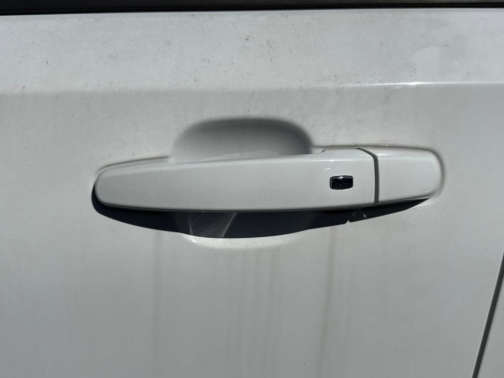 Used 2020 GMC Terrain SLE w/ Driver Convenience Package image 16