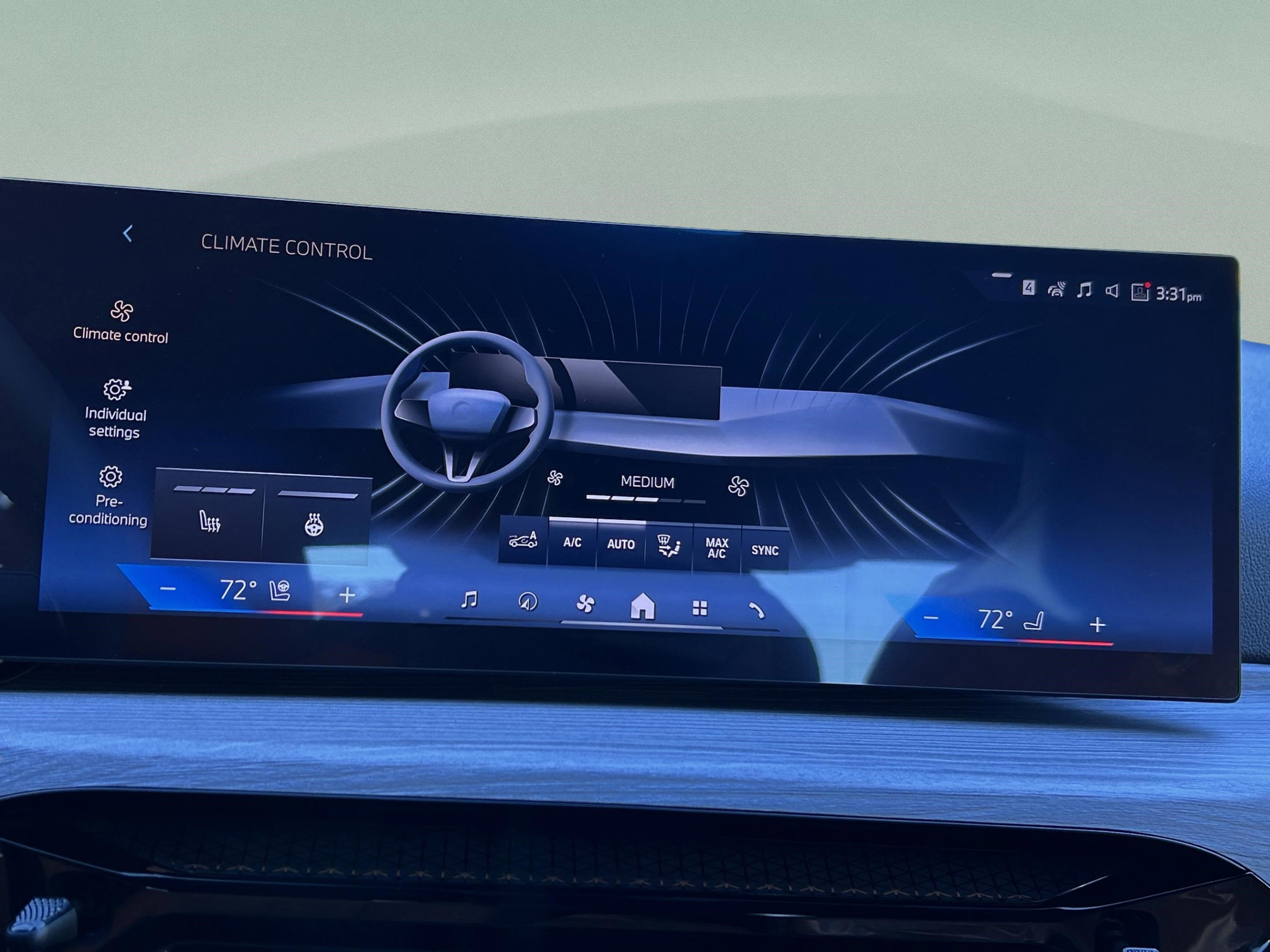 Used 2026 BMW 330i Sedan w/ Premium Package image 16