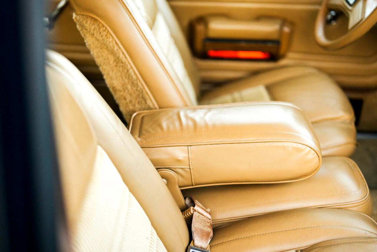Used 1987 Jeep Grand Wagoneer image 75
