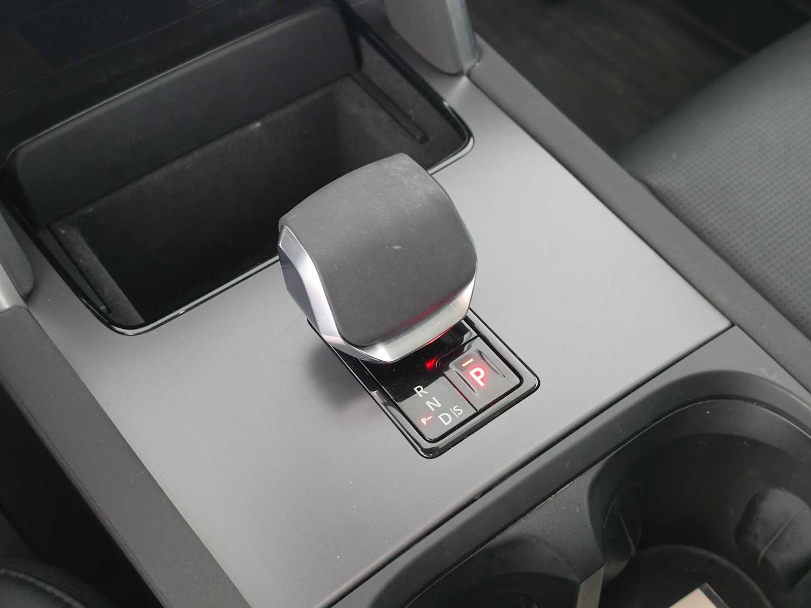 Used 2025 Land Rover Discovery Sport S AWD/4WD image 32