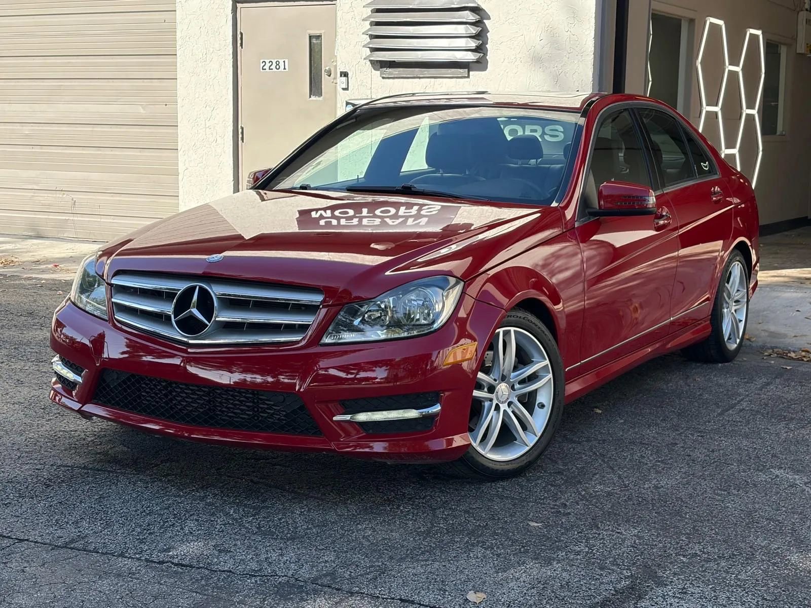 Used 2013 Mercedes-Benz C 250 Sedan w/ Multimedia Pkg image 5
