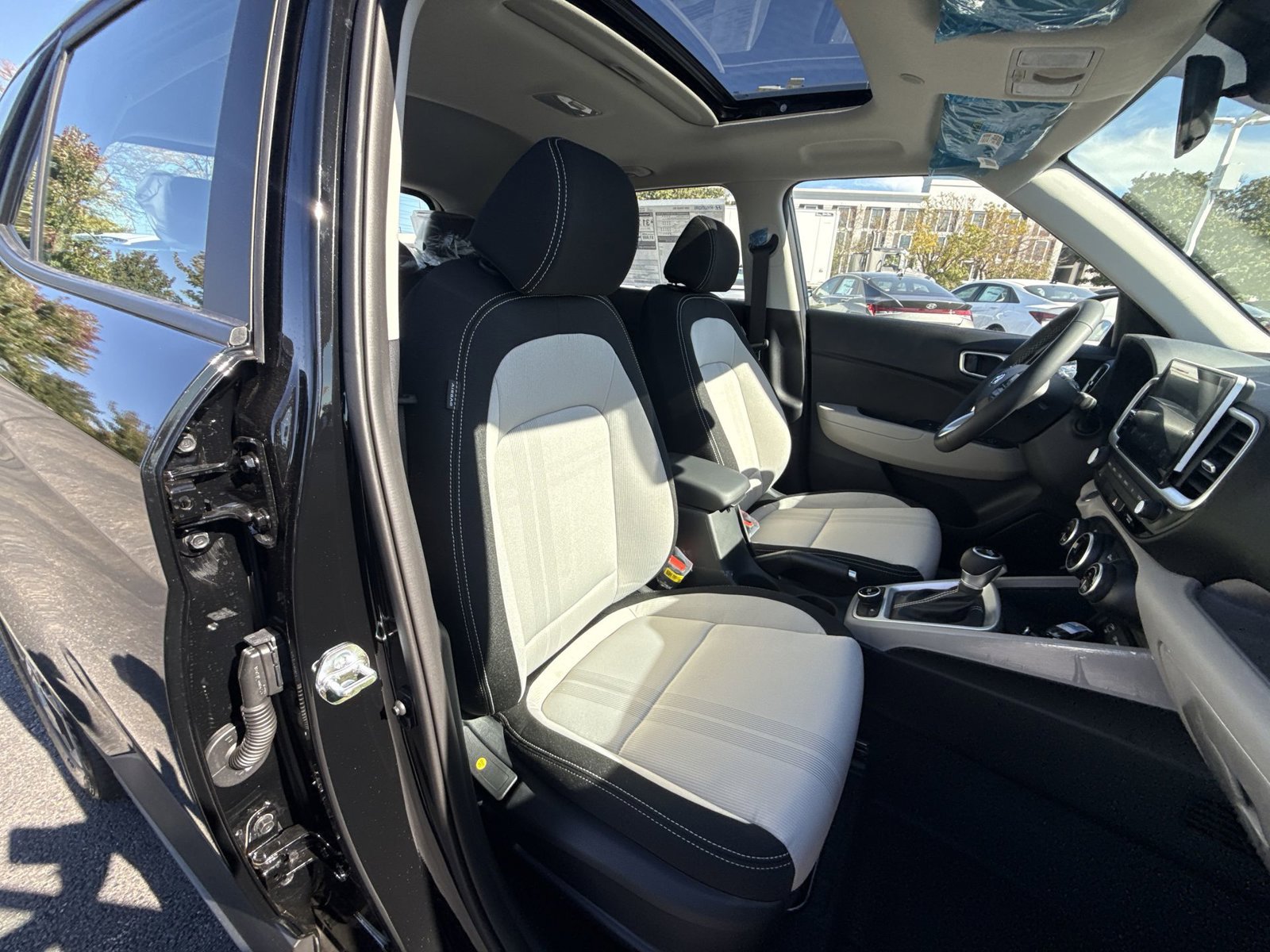 New 2026 Hyundai Venue SEL FWD image 24
