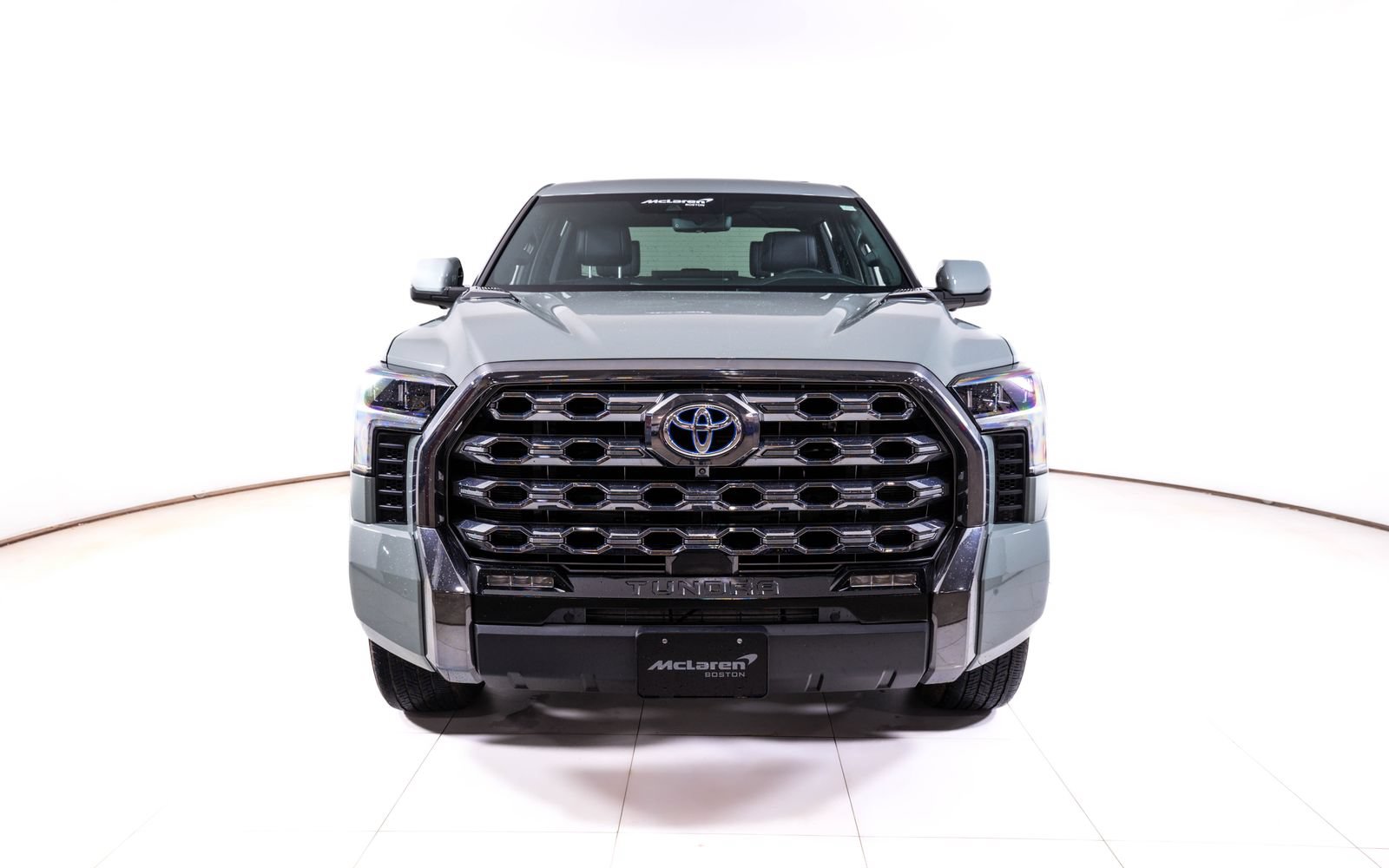 Used 2024 Toyota Tundra Platinum AWD/4WD image 8