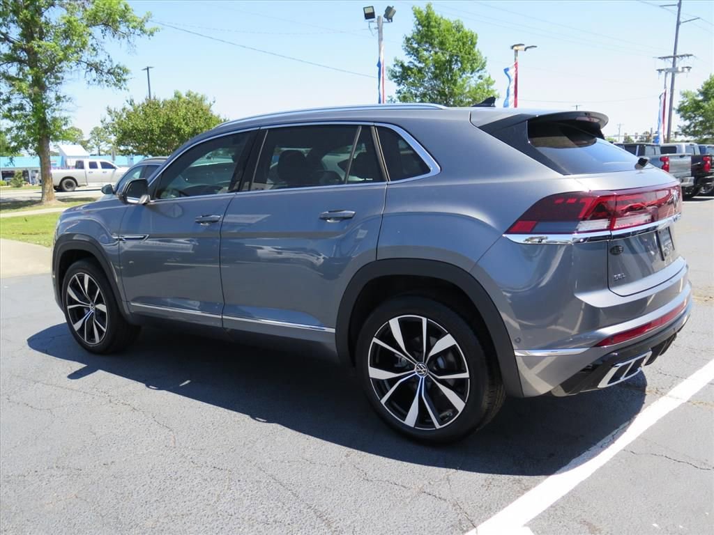 Used 2024 Volkswagen Atlas Cross Sport SEL Premium R-Line AWD/4WD image 5