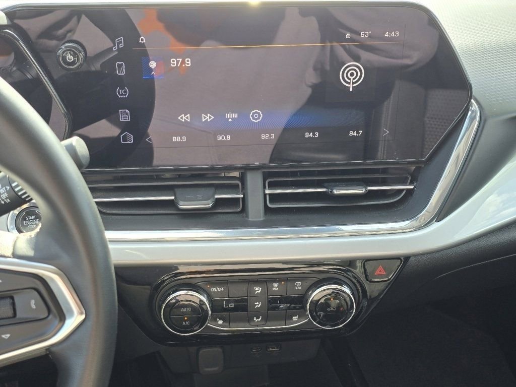 Used 2024 Chevrolet Trax LT w/ Driver Confidence Package image 22