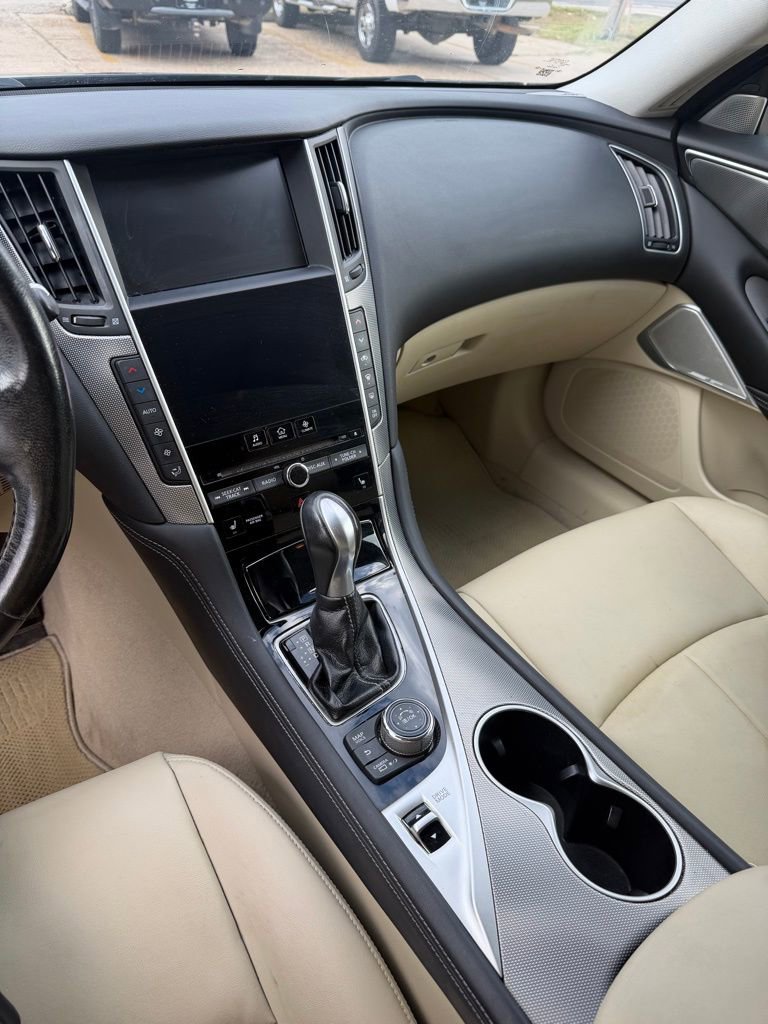 Used 2017 INFINITI Q50 3.0t Premium w/ Driver Assistance Package image 14