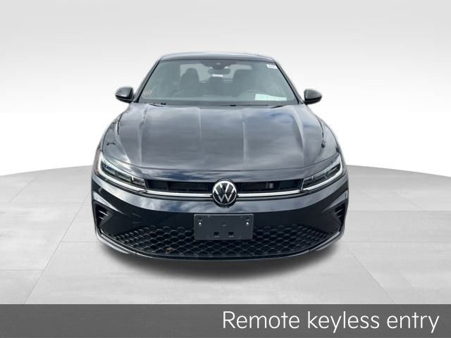 Used 2025 Volkswagen Jetta Sport image 2