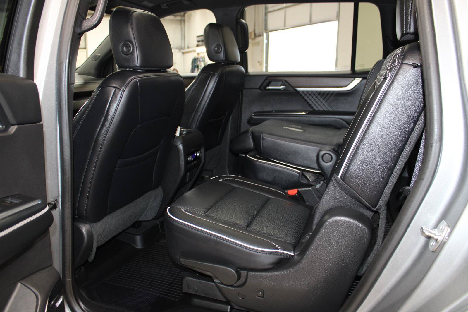 Used 2026 GMC Acadia Denali w/ Super Cruise Package AWD/4WD image 26