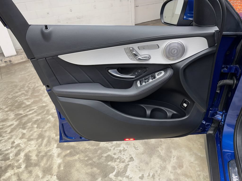 Used 2023 Mercedes-Benz GLC 300 4MATIC Coupe image 9