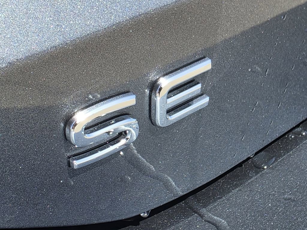 New 2026 Volkswagen Tiguan SE FWD image 8