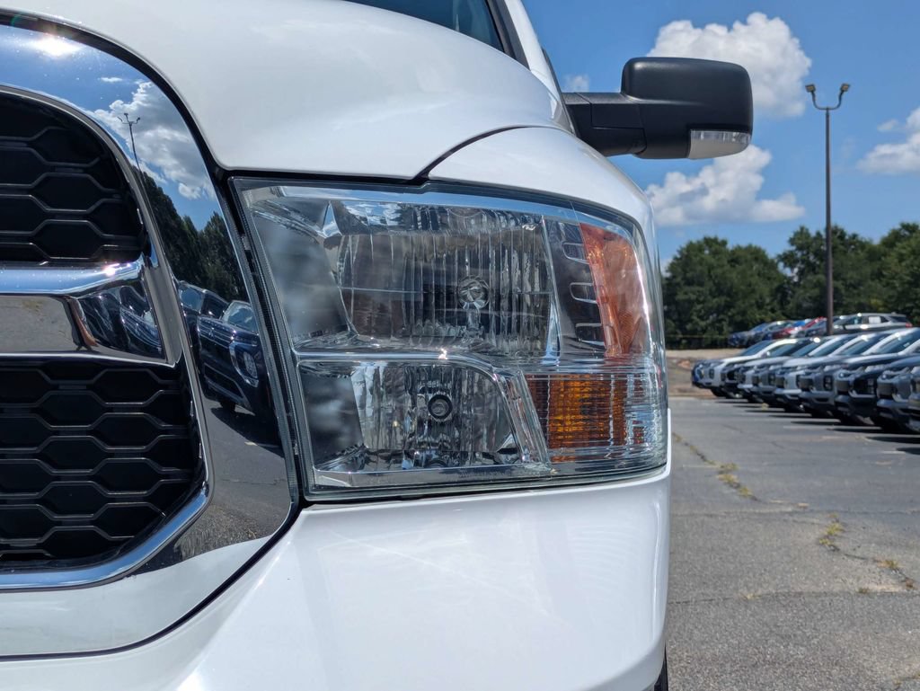 Used 2019 RAM 1500 Classic SLT w/ Luxury Group AWD/4WD image 9