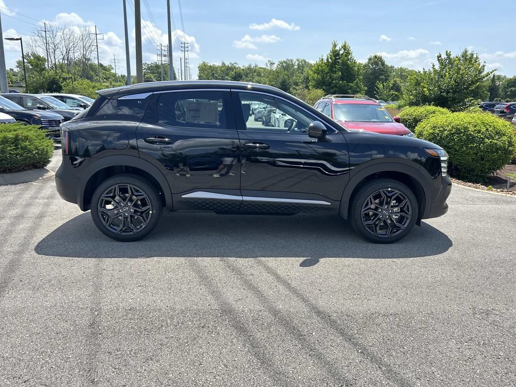 New 2026 Nissan Kicks SR w/ SR Premium Package FWD image 8