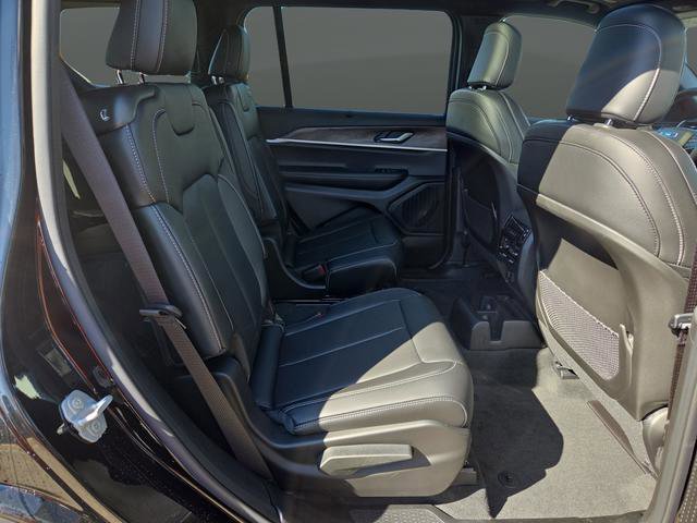 New 2025 Jeep Grand Cherokee L Limited w/ Luxury Tech Group II image 37