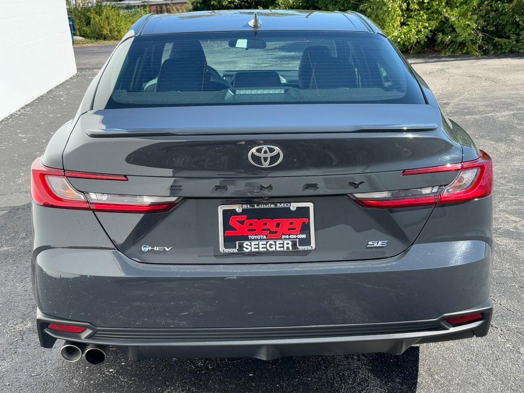 Used 2025 Toyota Camry Hybrid image 8