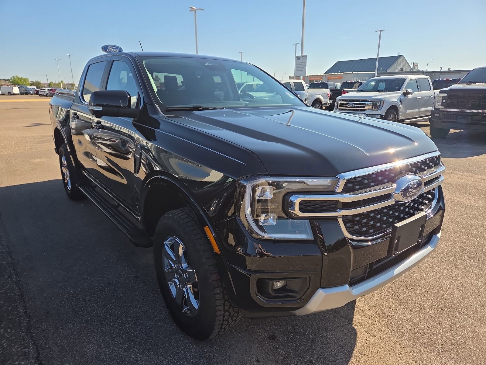 Used 2025 Ford Ranger Lariat w/ Chrome Accent Package AWD/4WD image 7