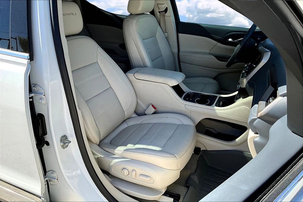 Used 2020 GMC Acadia Denali w/ Technology Package image 32