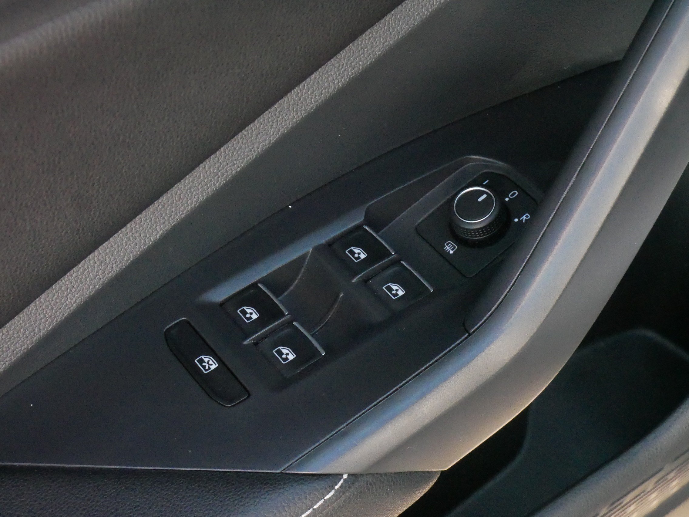 Used 2024 Volkswagen Jetta Sport FWD image 19
