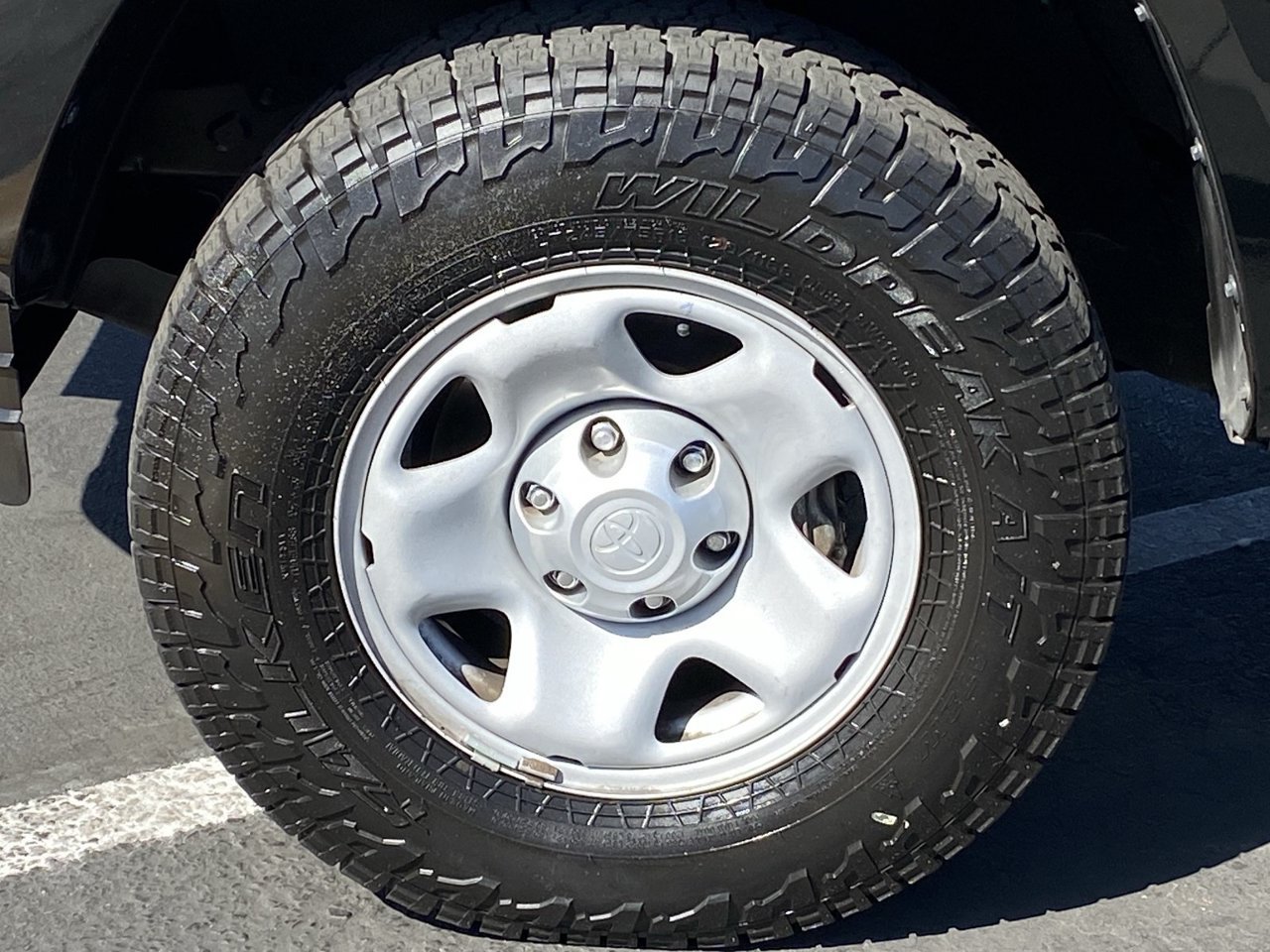 Used 2018 Toyota Tacoma SR w/ SR Convenience Package RWD image 8