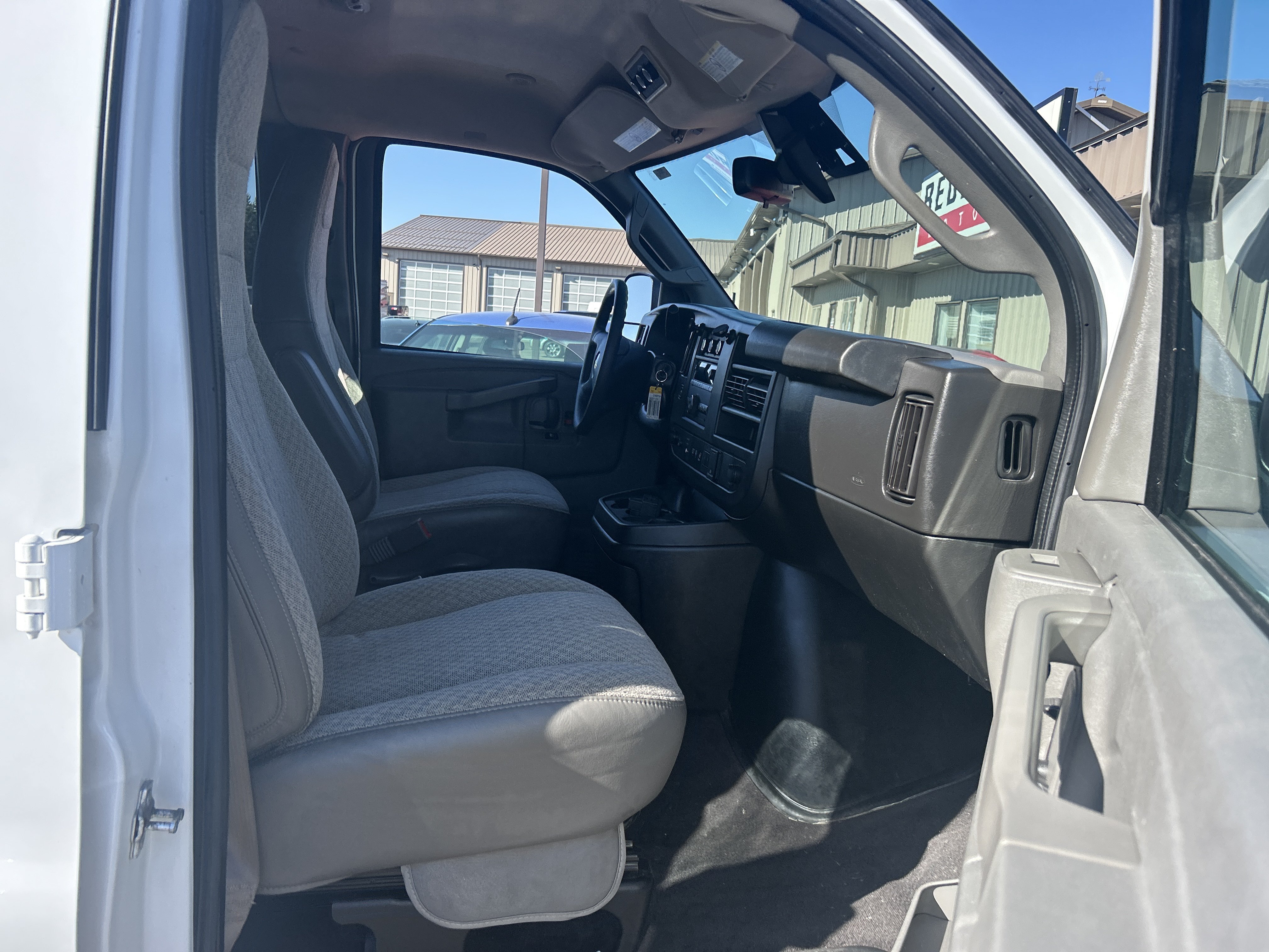 Used 2019 Chevrolet Express 3500 LT w/ LT Preferred Equipment Group RWD image 37