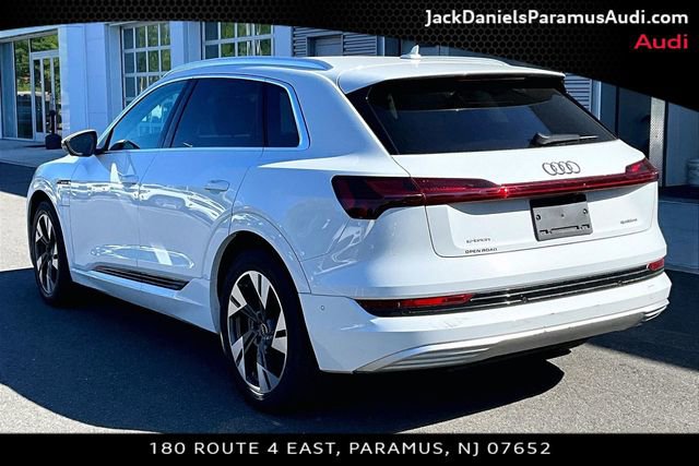 Used 2023 Audi e-tron Premium Plus w/ Premium Plus Package AWD/4WD image 10