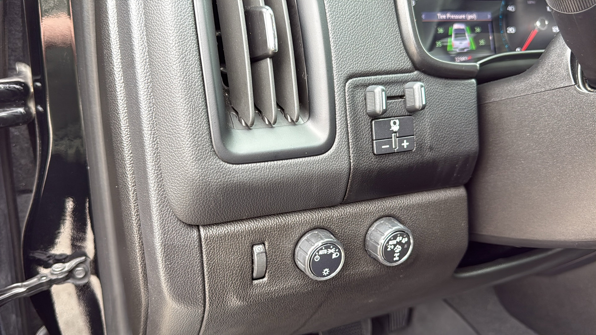 Used 2022 Chevrolet Colorado ZR2 AWD/4WD image 13