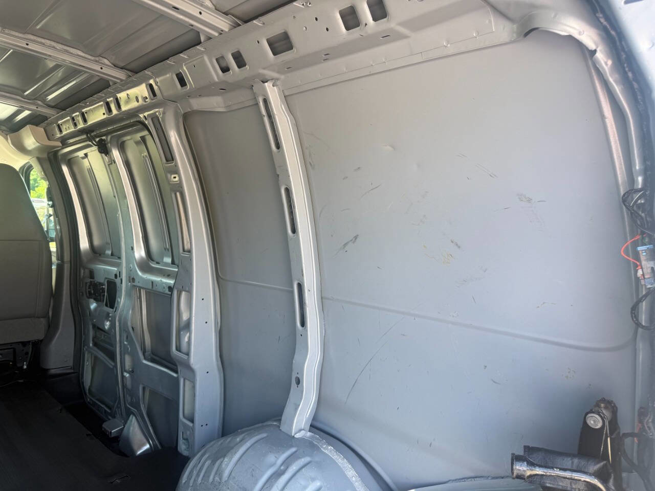 Used 2017 Chevrolet Express 2500 RWD image 11