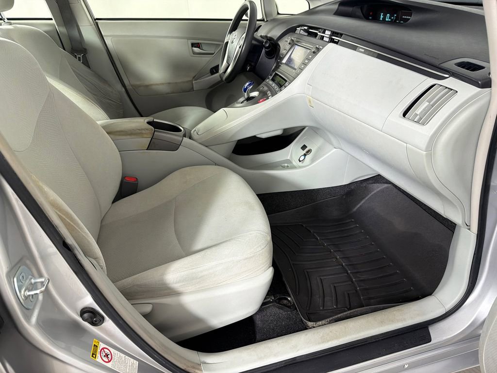 Used 2014 Toyota Prius Three image 13