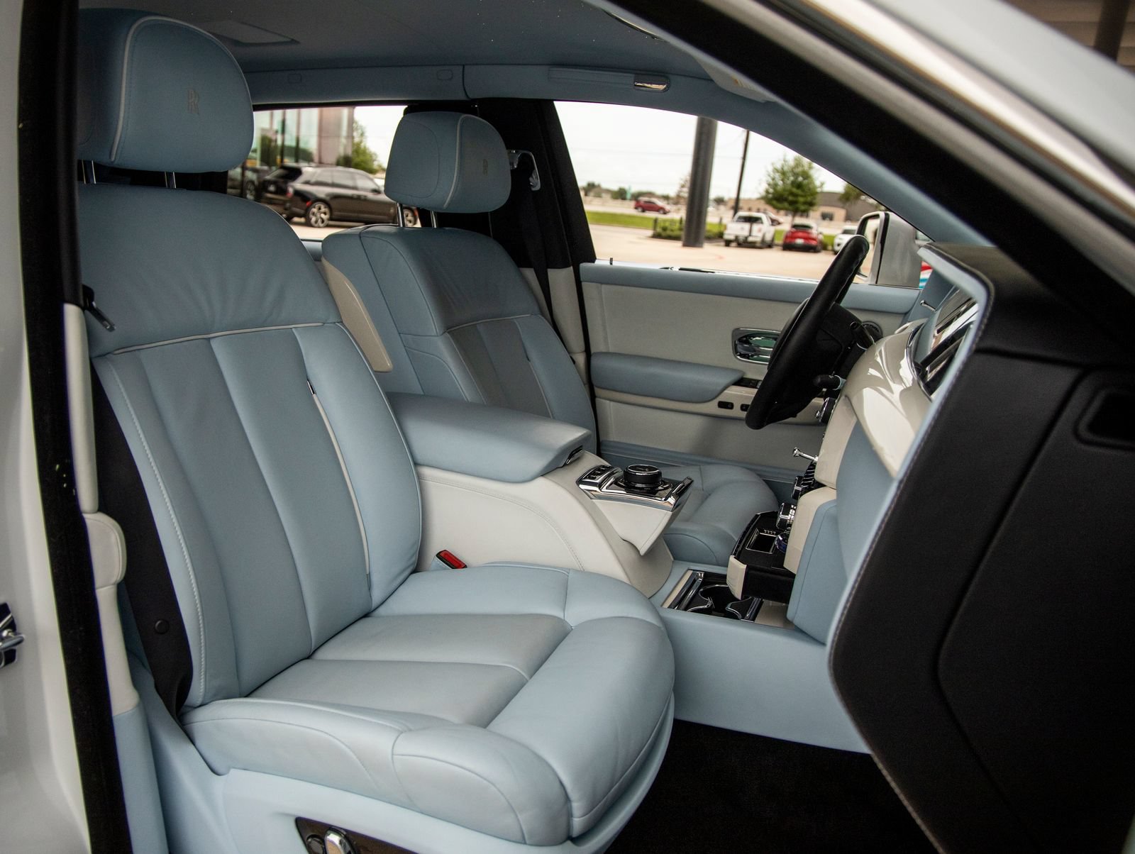 Used 2023 Rolls-Royce Phantom Extended Wheelbase w/ Leather Finishing Pack RWD image 64