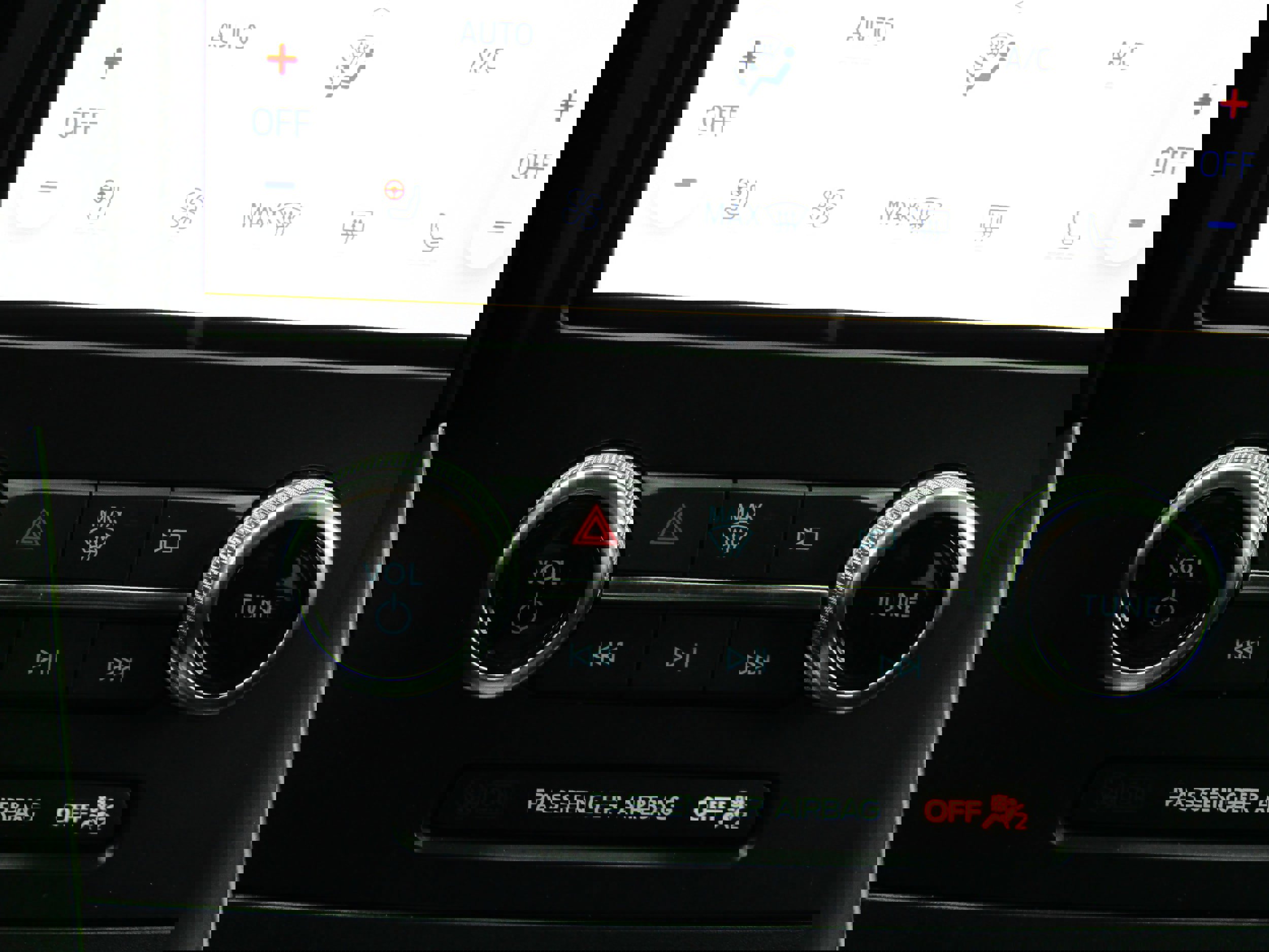 Certified 2024 Ford Edge SEL w/ Convenience Package image 28