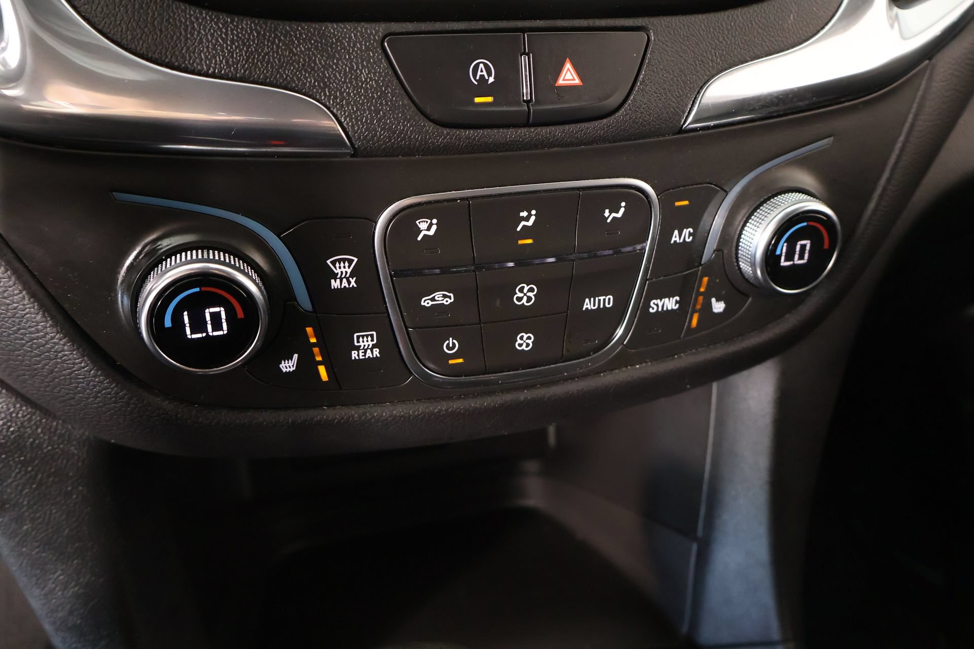 Used 2023 Chevrolet Equinox LT FWD image 7